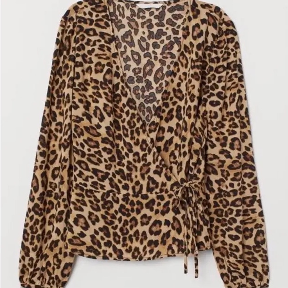 New condition H&M cheetah wrap top - Picture 2 of 5